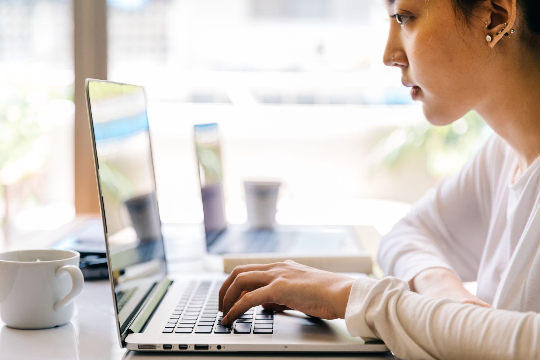 How to Spot AI Job Scams and Avoid Fake Hiring