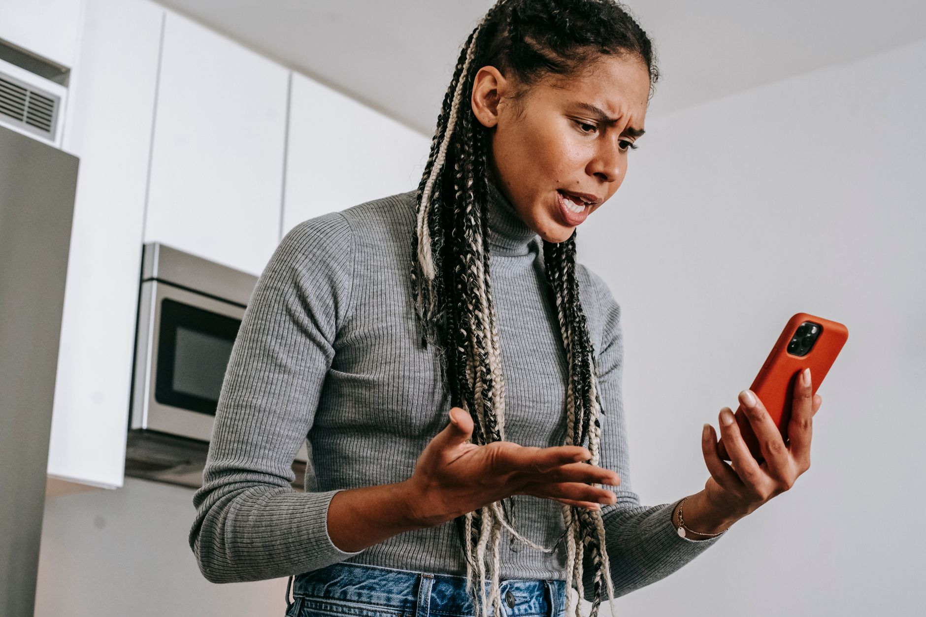 AI Romance Chatbot Scams: How Fake Love Steals Your Money